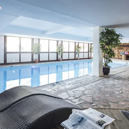 Odalys New Solarium Готель